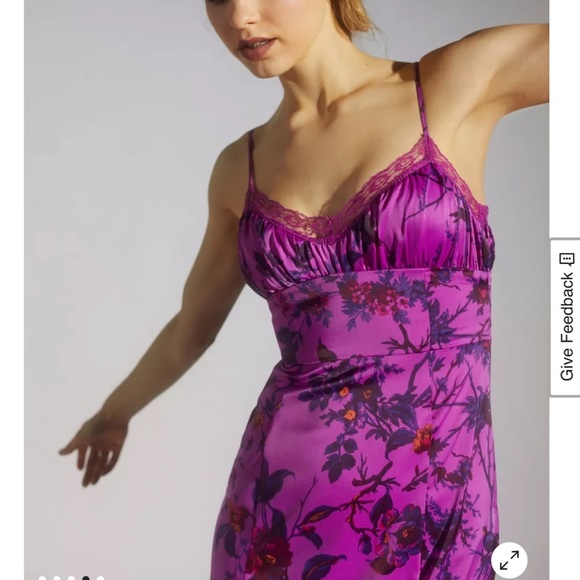 UO Audrey Lace Detail Midi Dress
See all Urban Outfitters Fuchsia Size Large - Picture 2 of 16